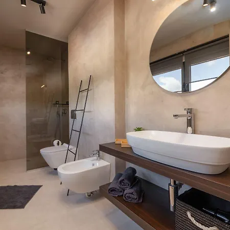 Noble Strandnahe Mit Meerblick, Privatpool, Gym, Nur 700 Meter Zum * Porec