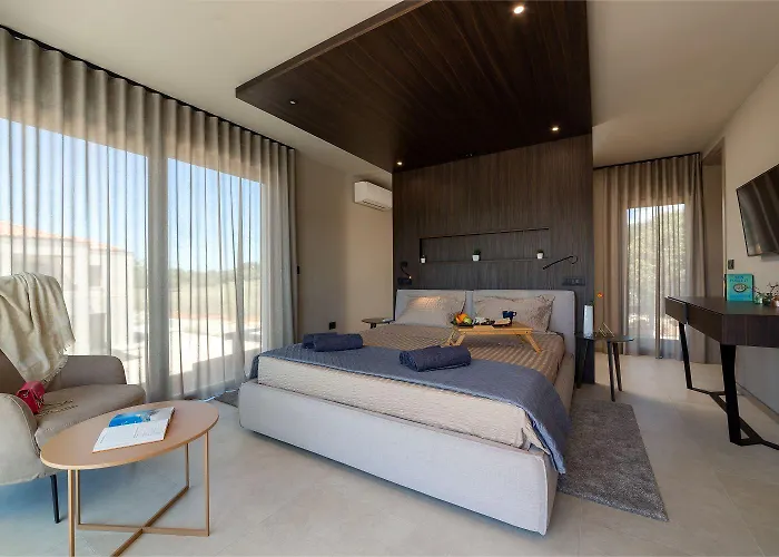 Noble Strandnahe Mit Meerblick, Privatpool, Gym, Nur 700 Meter Zum
