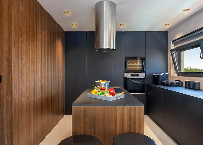 Vakantiehuis Noble Strandnahe Mit Meerblick, Privatpool, Gym, Nur 700 Meter Zum *