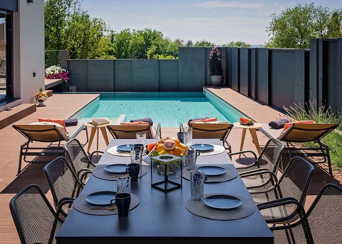 Vakantiehuis Noble Strandnahe Mit Meerblick, Privatpool, Gym, Nur 700 Meter Zum *