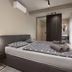 Дом отдыха Noble Strandnahe Mit Meerblick, Privatpool, Gym, Nur 700 Meter Zum