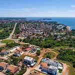Noble Strandnahe Mit Meerblick, Privatpool, Gym, Nur 700 Meter Zum Дом отдыха *