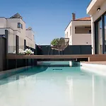 Дом отдыха Noble Strandnahe Mit Meerblick, Privatpool, Gym, Nur 700 Meter Zum Пореч