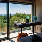 Noble Strandnahe Mit Meerblick, Privatpool, Gym, Nur 700 Meter Zum Дом отдыха