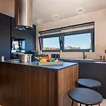 Дом отдыха Noble Strandnahe Mit Meerblick, Privatpool, Gym, Nur 700 Meter Zum *