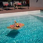 Noble Strandnahe Mit Meerblick, Privatpool, Gym, Nur 700 Meter Zum Дом отдыха