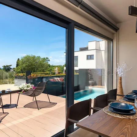 Noble Strandnahe Mit Meerblick, Privatpool, Gym, Nur 700 Meter Zum Tatil Evi Poreč