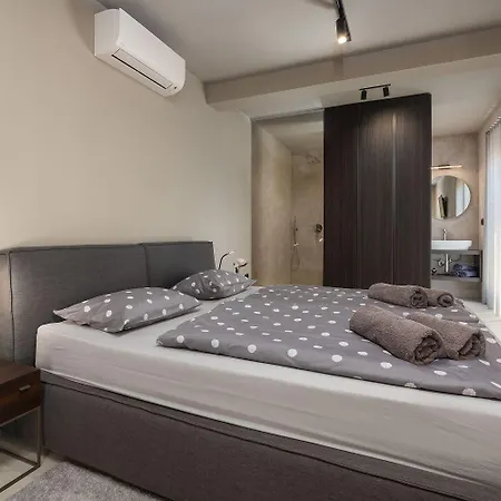 Tatil Evi Noble Strandnahe Mit Meerblick, Privatpool, Gym, Nur 700 Meter Zum