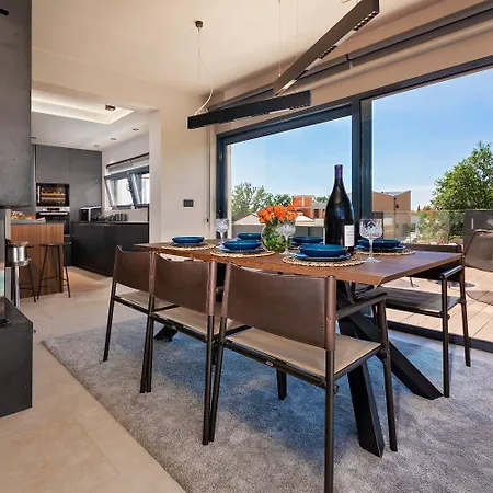 Noble Strandnahe Mit Meerblick, Privatpool, Gym, Nur 700 Meter Zum * Poreč
