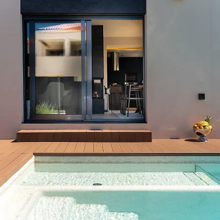 Noble Strandnahe Mit Meerblick, Privatpool, Gym, Nur 700 Meter Zum