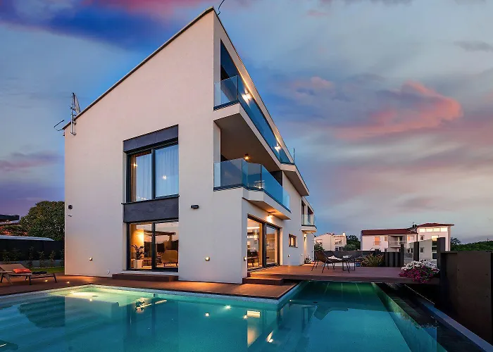 Ferienhaus Noble Strandnahe Mit Meerblick, Privatpool, Gym, Nur 700 Meter Zum *