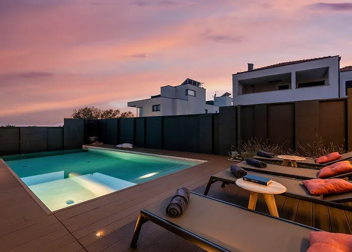 Noble Strandnahe Mit Meerblick, Privatpool, Gym, Nur 700 Meter Zum *