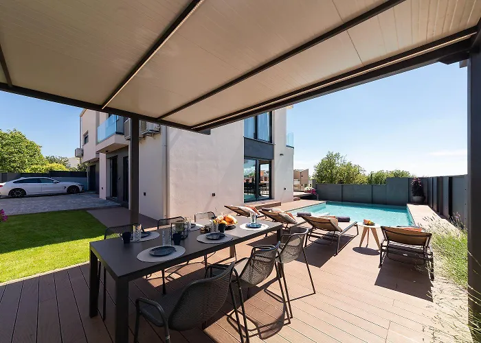 Noble Strandnahe Mit Meerblick, Privatpool, Gym, Nur 700 Meter Zum Ferienhaus *