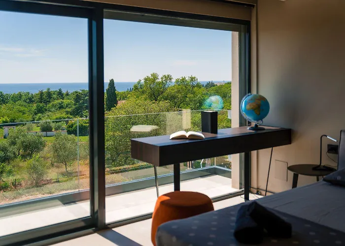 Noble Strandnahe Mit Meerblick, Privatpool, Gym, Nur 700 Meter Zum Nyaraló