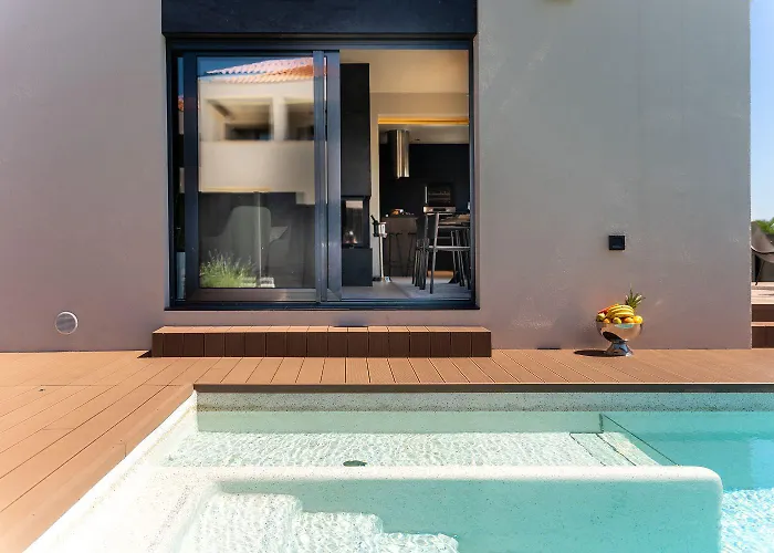 Noble Strandnahe Mit Meerblick, Privatpool, Gym, Nur 700 Meter Zum